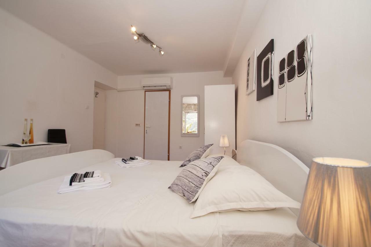 Guest House Holiday Đảo Korčula Ngoại thất bức ảnh