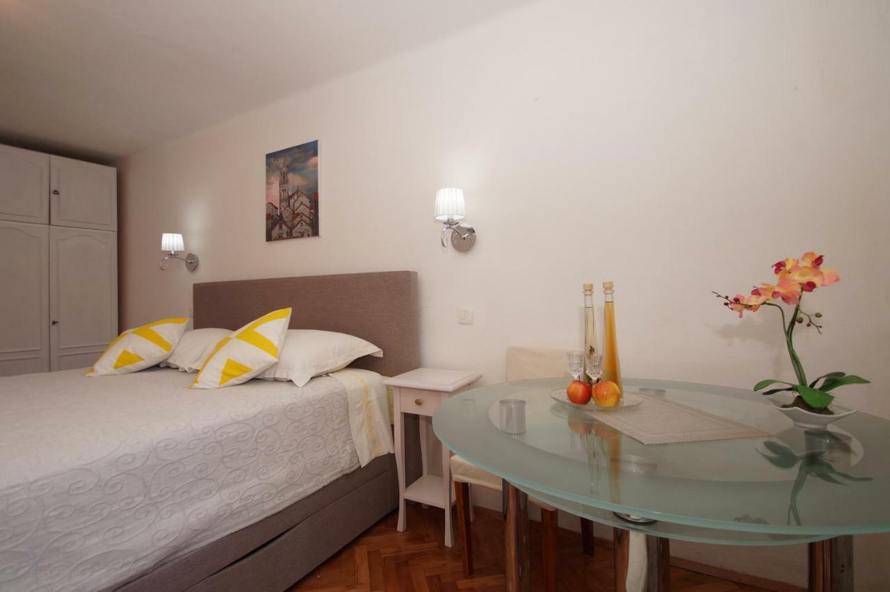 Guest House Holiday Đảo Korčula Ngoại thất bức ảnh