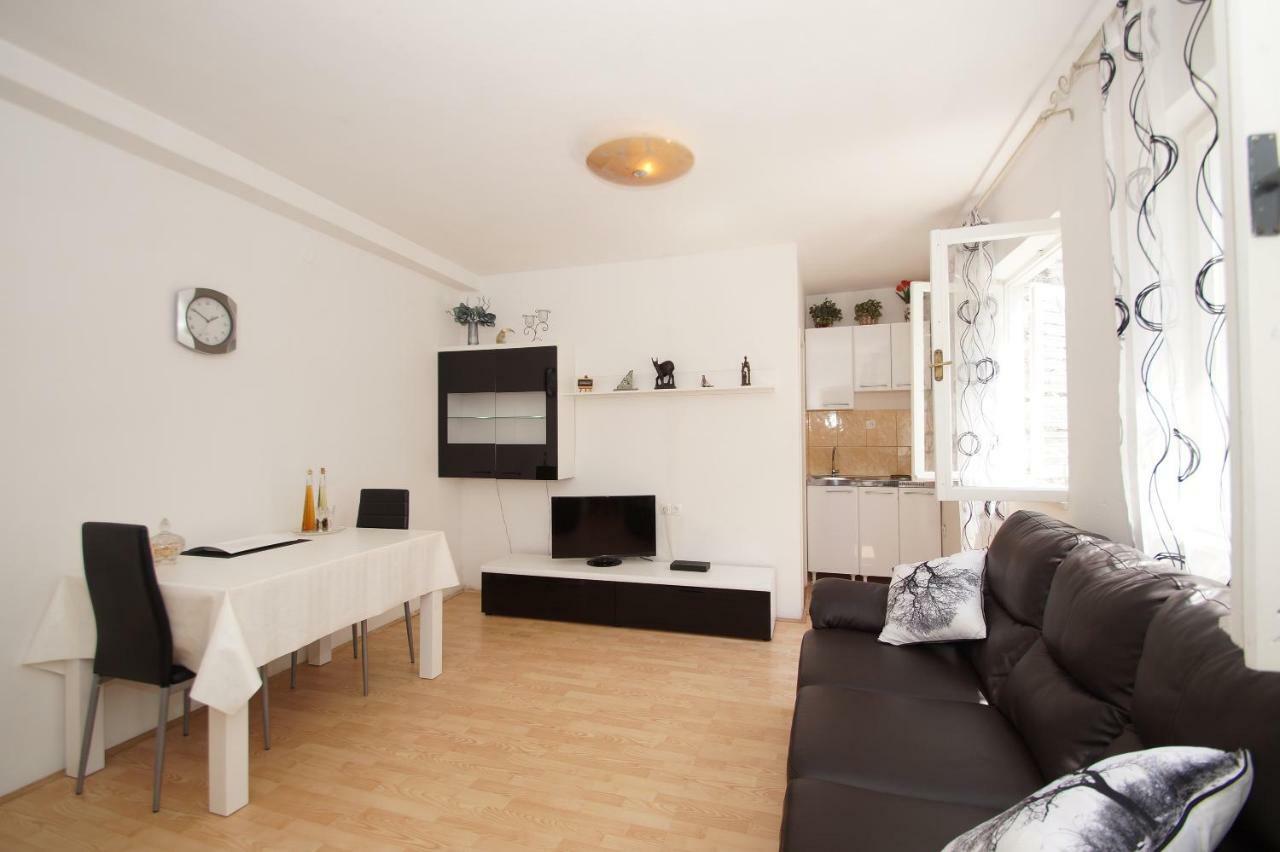 Guest House Holiday Đảo Korčula Ngoại thất bức ảnh