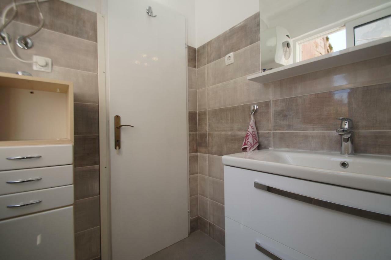 Guest House Holiday Đảo Korčula Ngoại thất bức ảnh