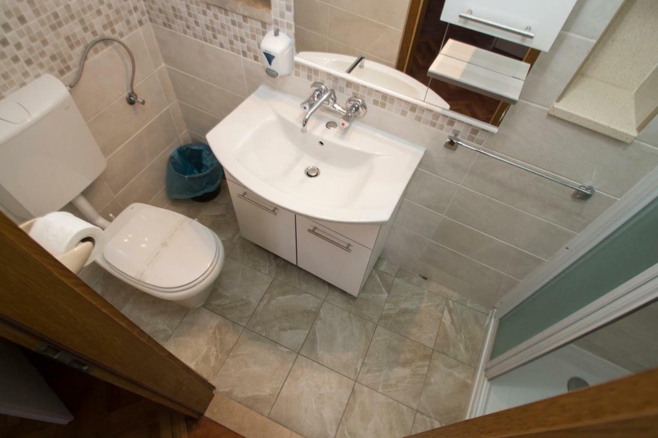 Guest House Holiday Đảo Korčula Ngoại thất bức ảnh
