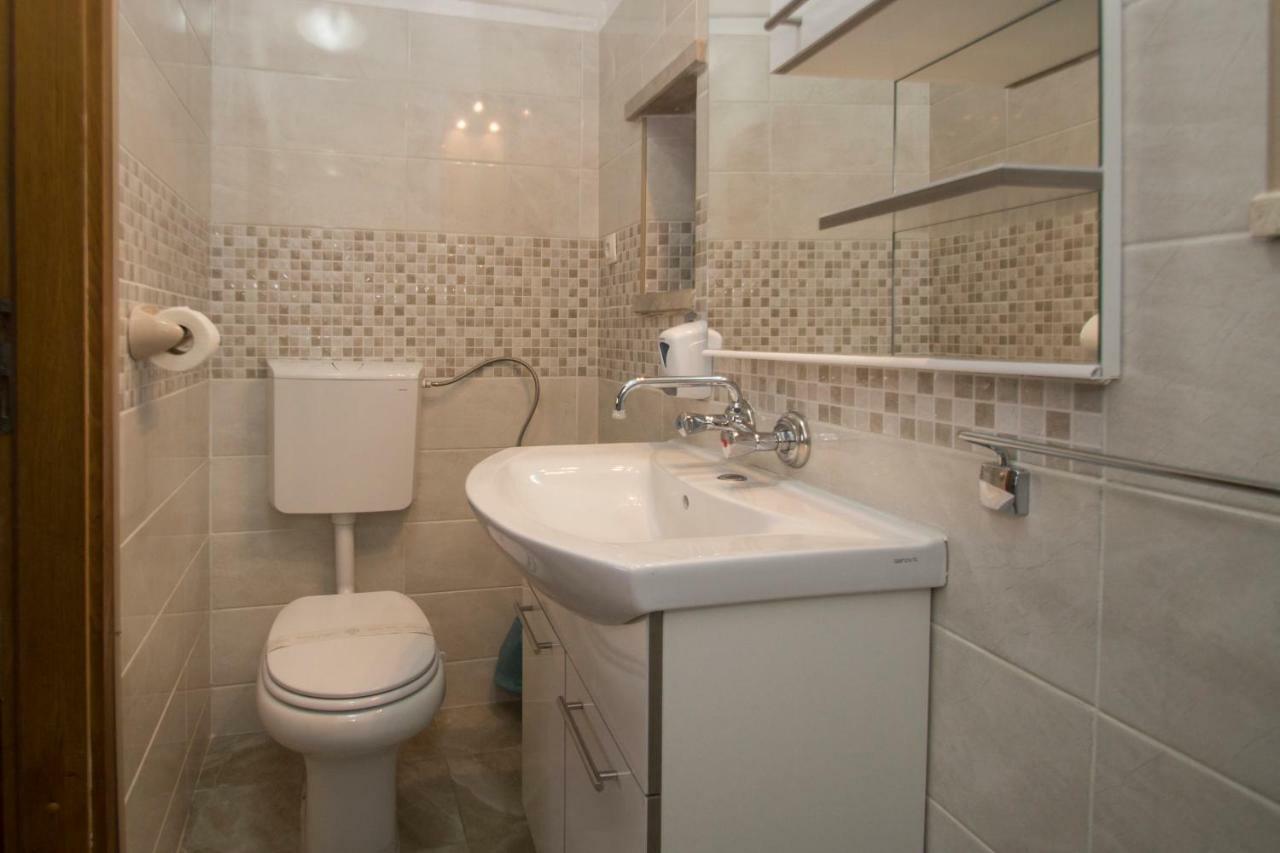 Guest House Holiday Đảo Korčula Ngoại thất bức ảnh